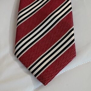 Elegant Red Striped Men's Tie